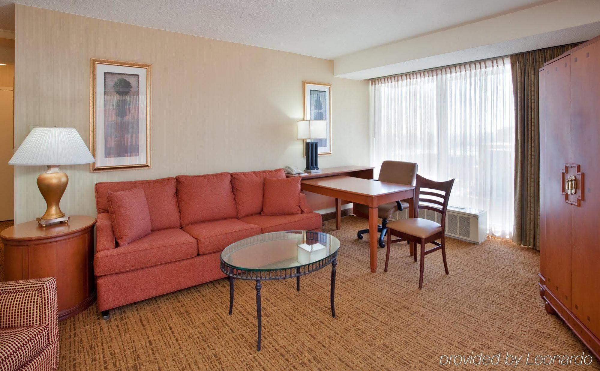 City Place Hotel Saint Louis Room photo